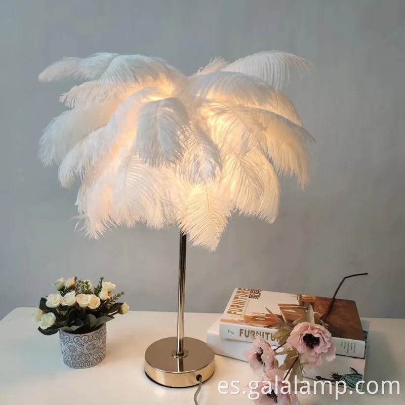 Lámpara LED de plumas de avestruz de lujo moderna para dormitorios elegantes